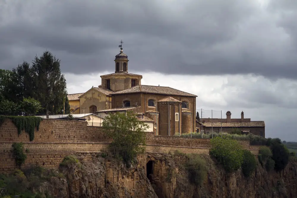 Veduta di Civita Castellana dalla campagna