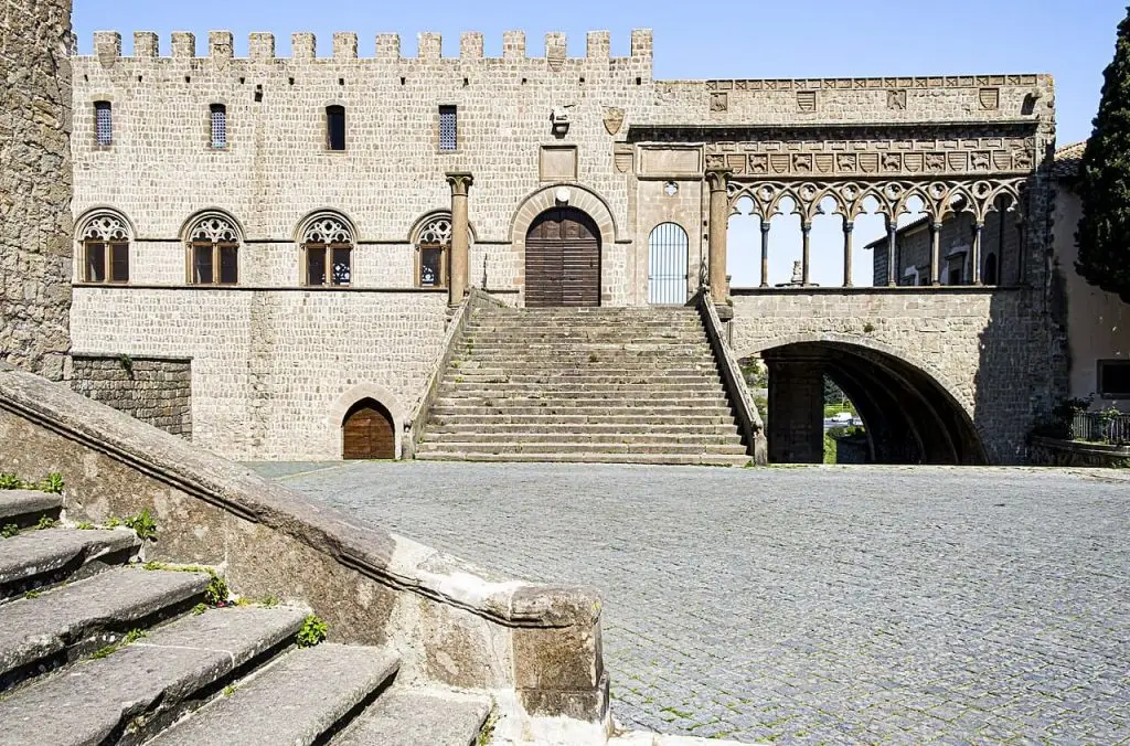viterbo-palazzo-dei-papi